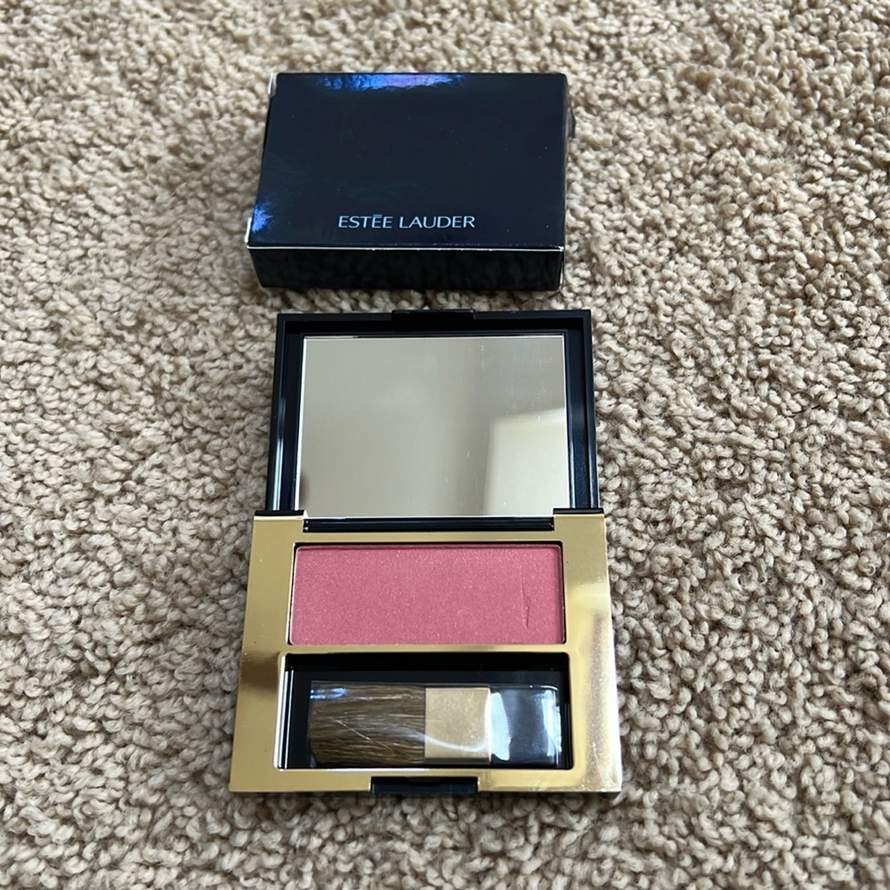 NIB! Estée Lauder pure envy sculpting blush /blush sculpant.